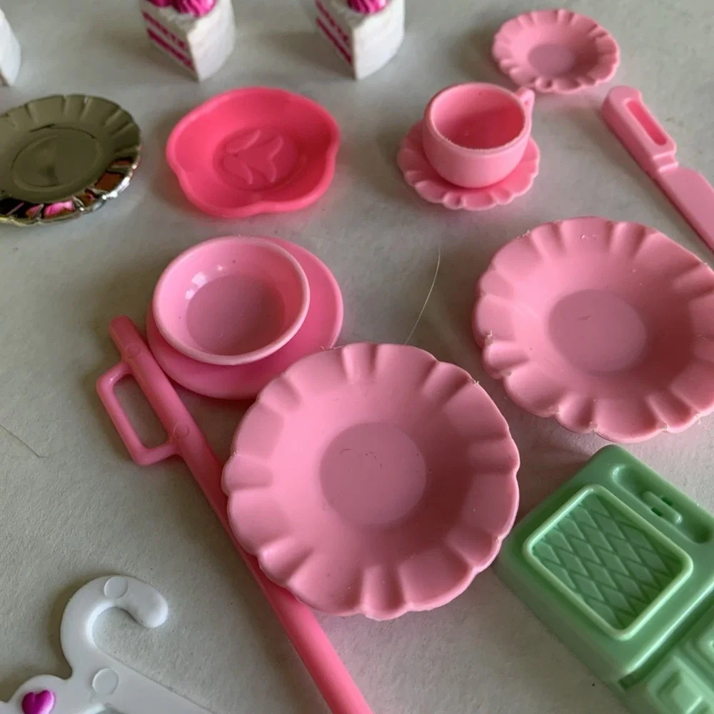 Barbie And Kelly Accessories 22 items